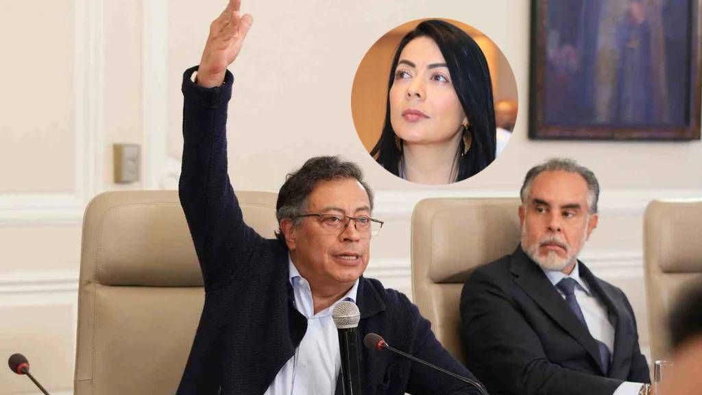 Armando Benedetti, ministro del Interior; presidente Gustavo Petro y Nhora Mondragón, nueva directora del Dapre. 