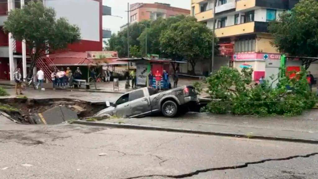 Este cráter se formó en el sector conocido como Villa Julia en Villavicencio. FOTO CORTESÍA 