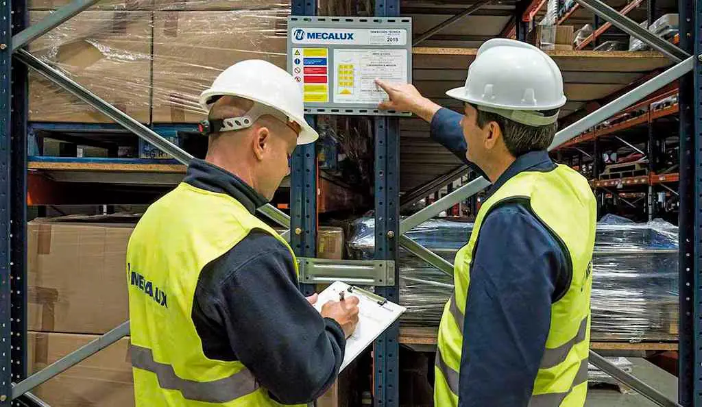 Manufacturas Eliot busca ampliar su equipo con 265 nuevas vacantes en Colombia, en sectores como producción, logística y mantenimiento. FOTO: GETTY
