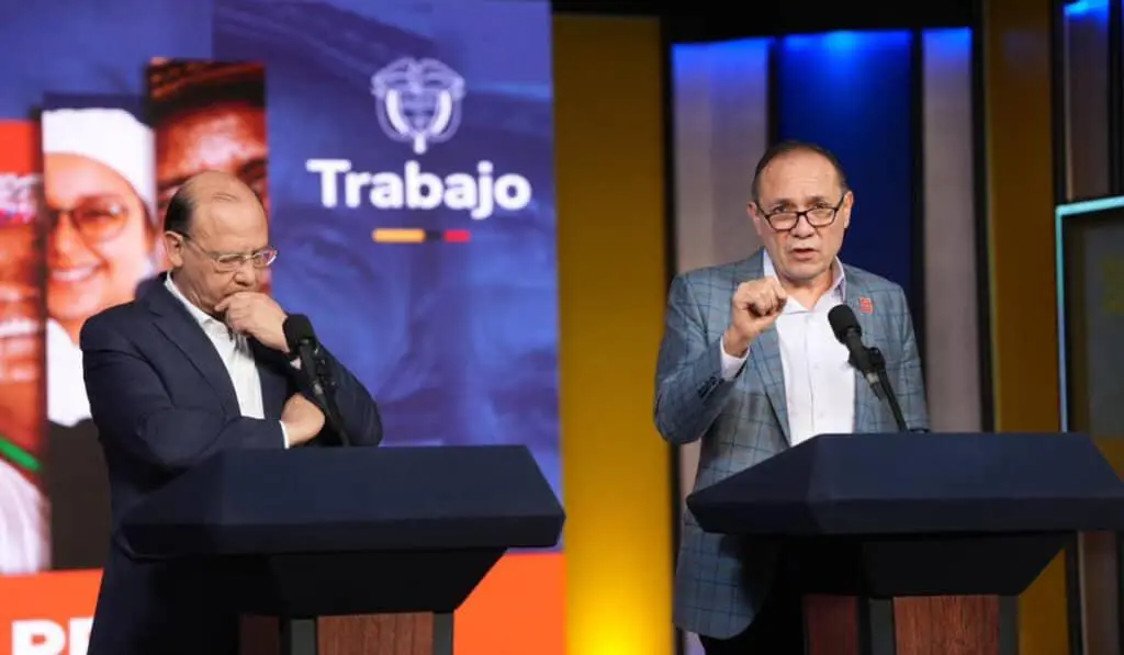 Germán Ávila, ministro de Hacienda; y Antonio Sanguino, ministro del Trabajo. FOTO: Presidencia.