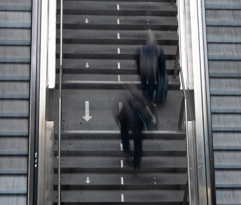 Actividad física cotidiana como subir escaleras contribuye a mejorar la salud cardiovascular y la condición física. FOTO Markus Lenhardt / dpa Picture-Alliance via AFP