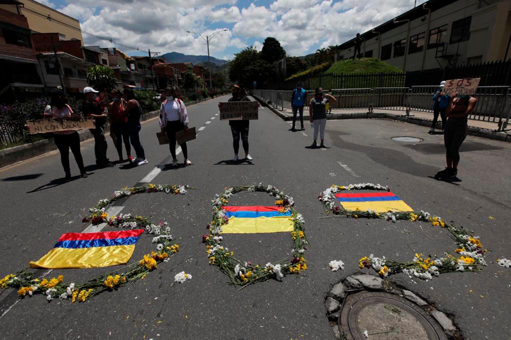 El clamor general es un S.O.S por la situación actual de Colombia para que cesen todos los tipos de violencia en el país. Foto: Edwin Bustamante