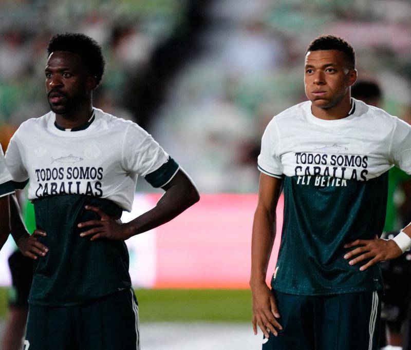 Los futbolistas del Real Madrid Vinícius Júnior y Kylian Mbappé no mostraron el mensaje de apoyo a Ceuta. Foto: AFP