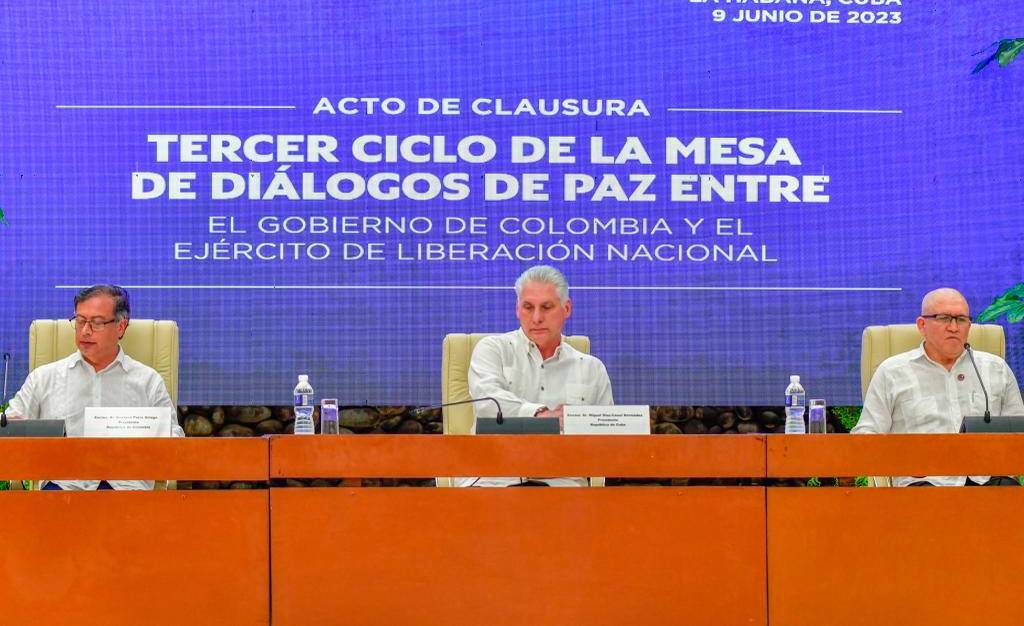 Gobierno Y ELN Firman Cese Al Fuego Bilateral Por Seis Meses