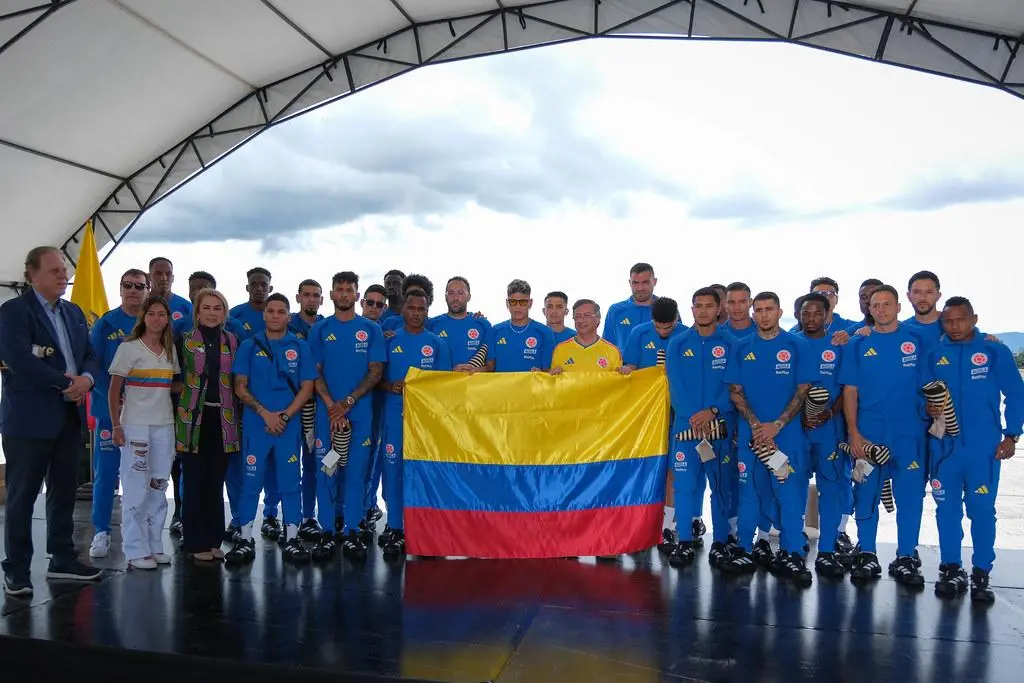 La selección Colombia partió esta semana rumbo al Mundial 2026. En el evento de despedida estuvo el presidente Gustado Petro, acompañado de su hija Antonella. FOTO: PRESIDENCIA