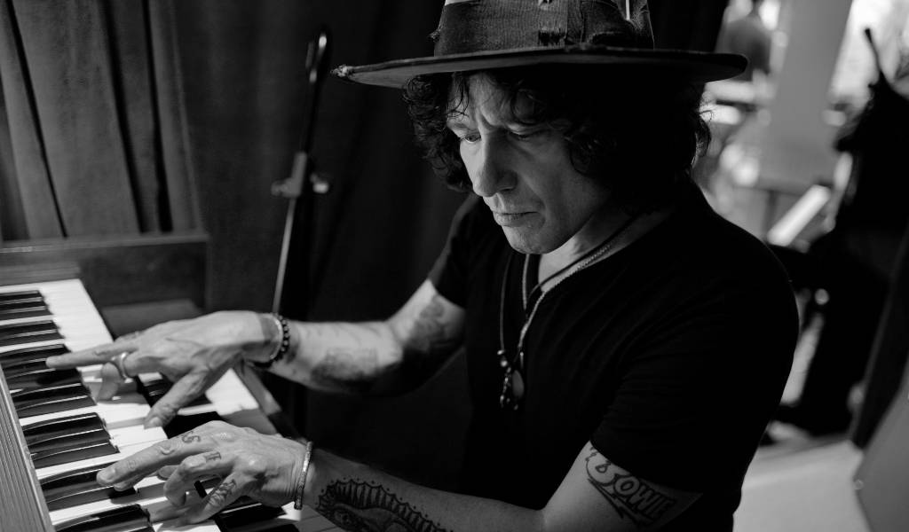 Enrique Bunbury vuelve al ruedo con nuevo disco y algunos conciertos. FOTO Cortesía