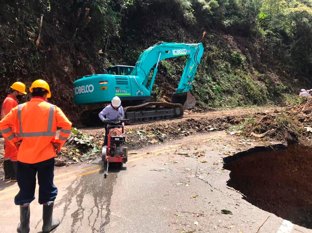 El tiempo de reparación es incierto, Invías esta trabajando para facilitar el recorrido por un carril. Foto: Julio César Herrera.