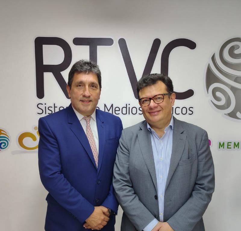 El gerente general de RTVC, Hollman Morris, y el subgerente de Radio, Luis Alfredo Hernández. Foto: RTVC