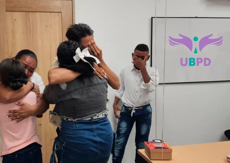 El reencuentro de los miembros de la familia fue emotivo, se realizó en un lugar de Apartadó. FOTO: UBPD