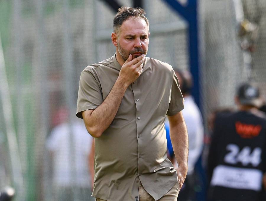 Jonathan Risueño, de 43 años de edad, es el técnico de Deportivo Pasto. FOTO MANUEL SALDARRIAGA