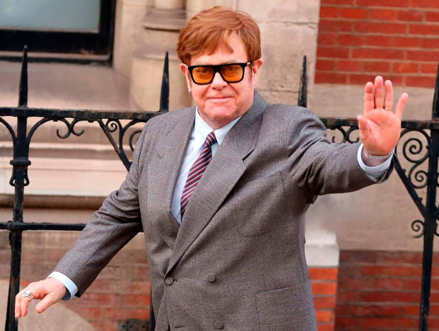 Elton John, de 76 años, es testigo de la defensa en el caso de Kevin Spacey. FOTO Getty