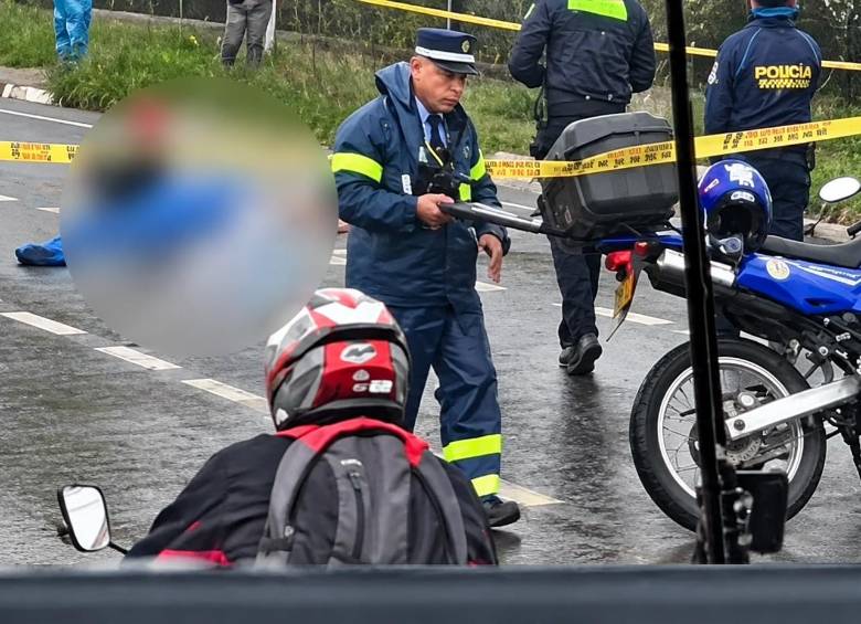 Así fue el accidente en la vía Medellín-Bogotá que habría involucrado a un vendedor ambulante. Foto: captura de video.