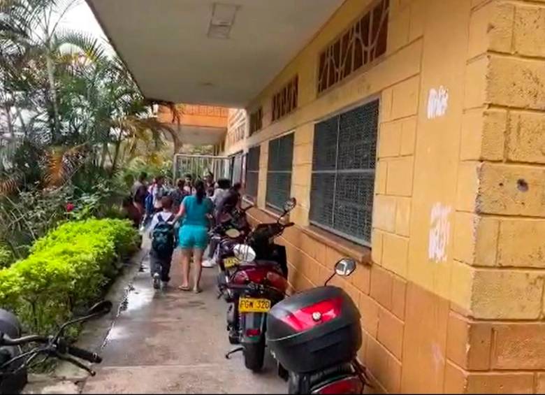 La Institución Educativa María de los Ángeles Cano, en Granizal, fue afectada por este hurto. FOTO: CORTESÍA