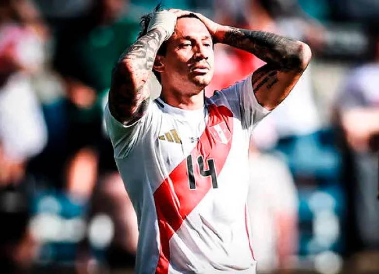Gianluca Lapadula sufre problemas de tobillo y no jugará tampoco contra Ecuador. FOTO AFP