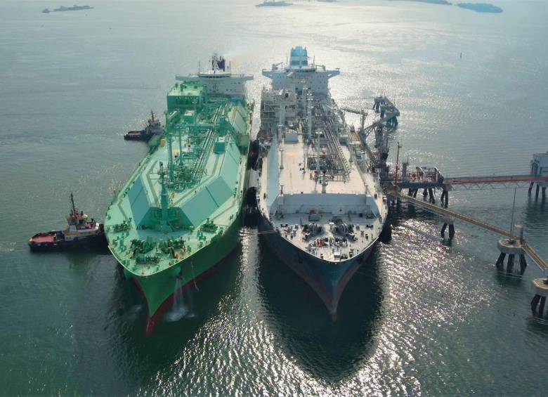 La terminal de regasificación fue vital en 2020, cuando el nivel de los embalses llegó al 30%, regasificó cerca de 13.000 millones de pies cúbicos de GNL durante más de 200 días para las térmicas. FOTO Cosrtesía