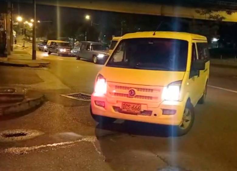 Los cuerpos de los 12 fallecidos hallados en la tragedia, antes del de hoy, llegaron en horas de la madrugada a Medicina Legal, en Medellín. FOTO: CORTESÍA CARACOL RADIO