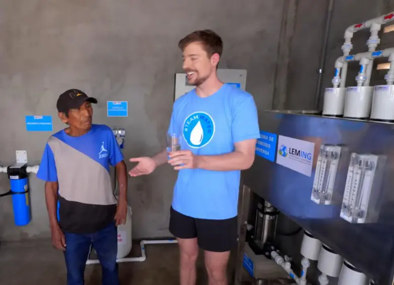 El youtuber más famoso del mundo aterrizó en La Guajira para llevar agua potable.