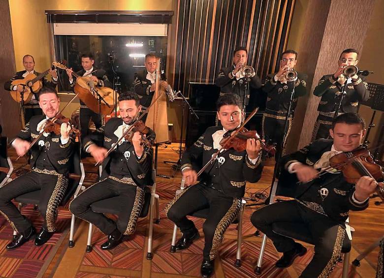 Ricardo Torres y su mariachi son uno de las agrupaciones que interpreta la nueva versión de La canción del cero. FOTO Colprensa