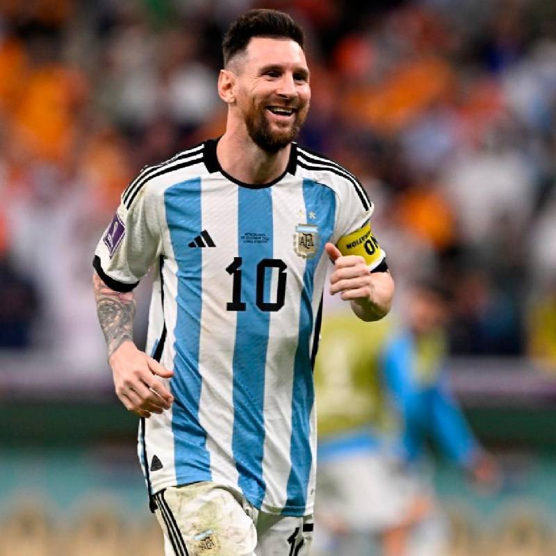A sus 39 años, Lionel Messi mantiene protagonismo y aparece nuevamente en la carrera por el Balón de Oro. FOTO: AFP