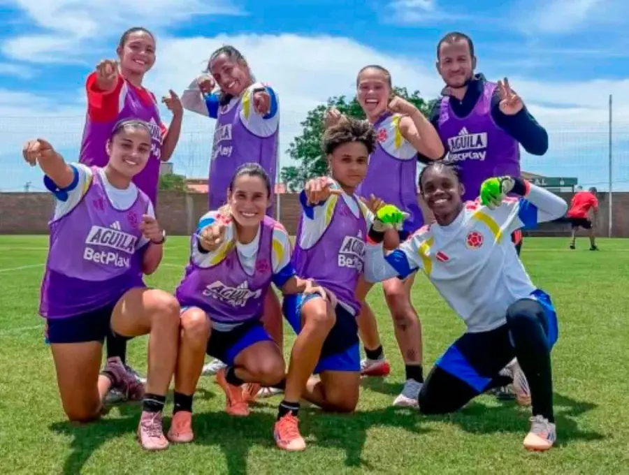 La Selección Colombia cerró sus entrenamientos este jueves y el técnico Ángelo Marsiglia definió el grupo que este viernes se mide a Bolivia. FOTO FCF