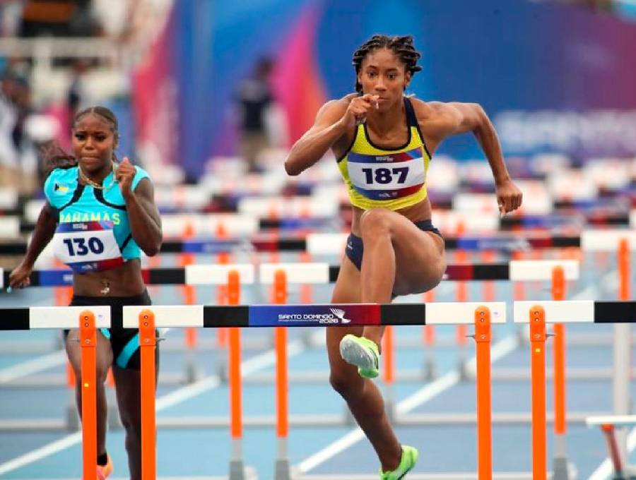 María Fernanda Murillo ganí el oro en los 100 metros vallas de los Juegos Centroamericanos y del Caribe tras imponer un nuevo récord nacional de 12,64 segundos. FOTO: @jcc2026