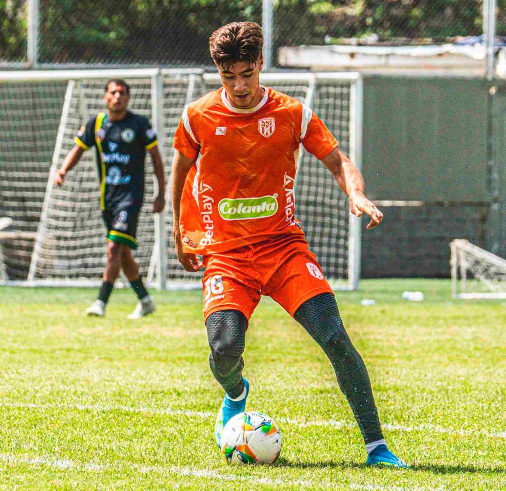 El delantero Miguel Marulanda, goleador del cuadro naranja en el primer semestre con ocho tantos en 21 partidos disputados. FOTO CORTESÍA ENVIGADO 