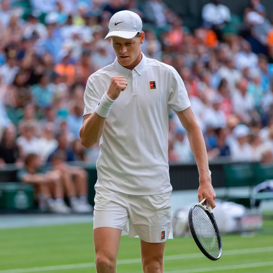 Sinner, que ya cuenta con 19 títulos en su carrera, busca ser el primer italiano en ganar Wimbledon. FOTO @wimbledon en X.