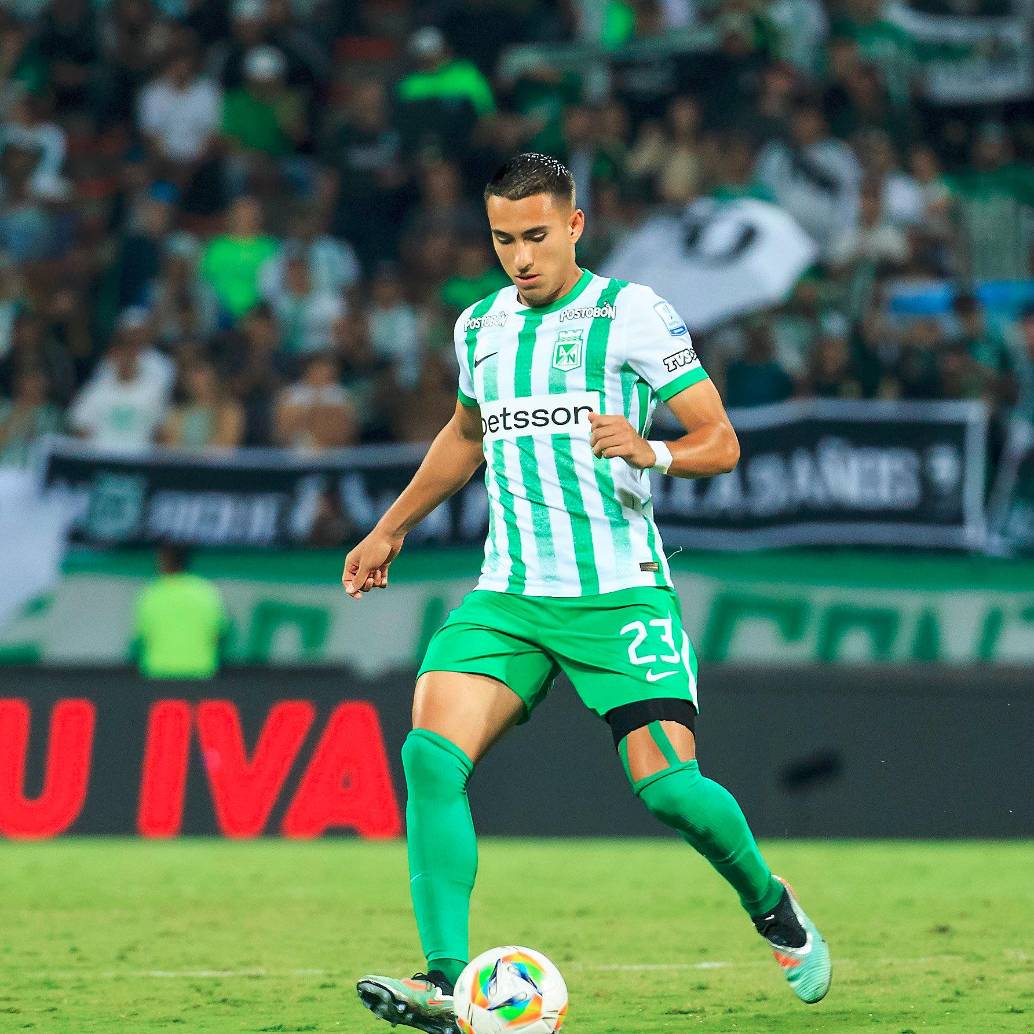 <p>A su corta edad, 21 años, Juan José Arias ya acumula 72 partidos profesionales con Nacional. </p><p><span class="mln_uppercase_mln">FOTO</span><b><span class="mln_uppercase_mln"> camilo suárez</span></b></p>