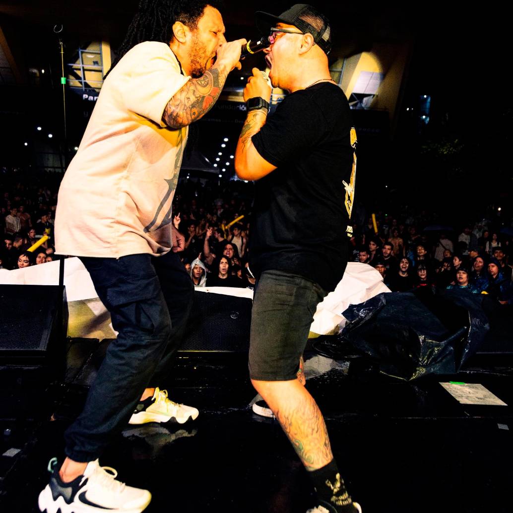 En la foto, a la izquierda Nano de Nepentes y Manzano Gallego, durante la segunda edición de Bengala en el Parque de los Deseos. Foto cortesía Diego Santa. 