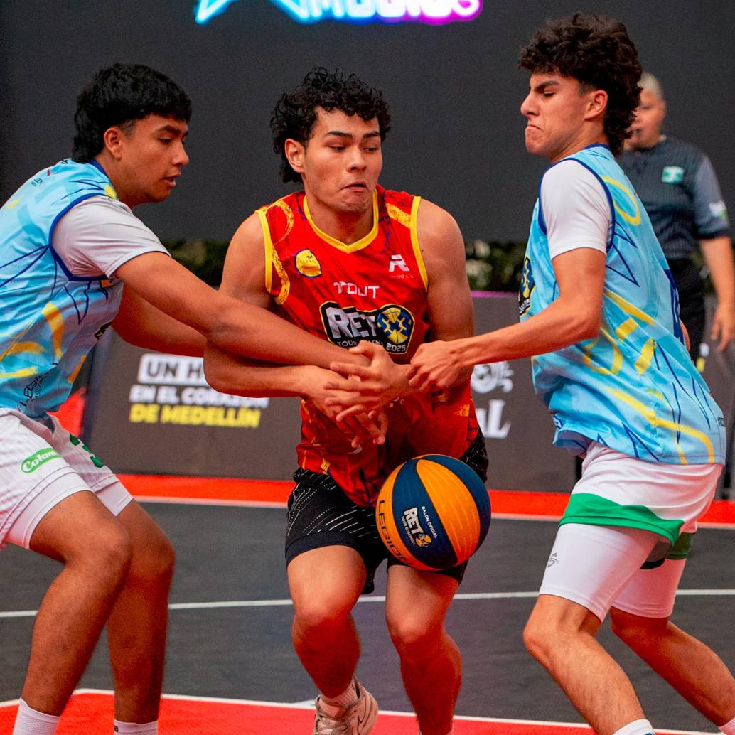 Imágenes de uno de los encuentros disputados en el Reto FIBA 3x3, realizado en la ciudad de Medellín. <span class="mln_uppercase_mln">FOTO</span> <b><span class="mln_uppercase_mln">cortesía reto fiba</span></b>