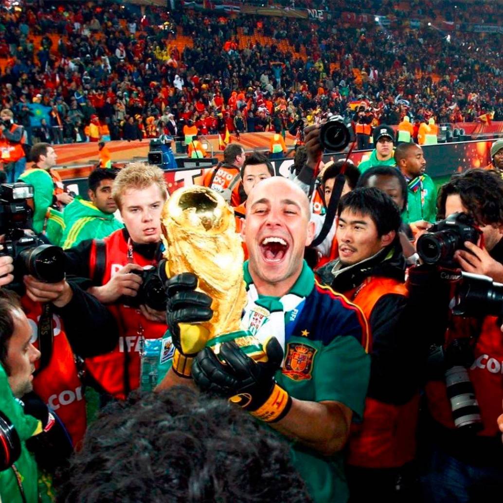 Pepe Reina fue campeón del Mundo con España. FOTO @PReina25