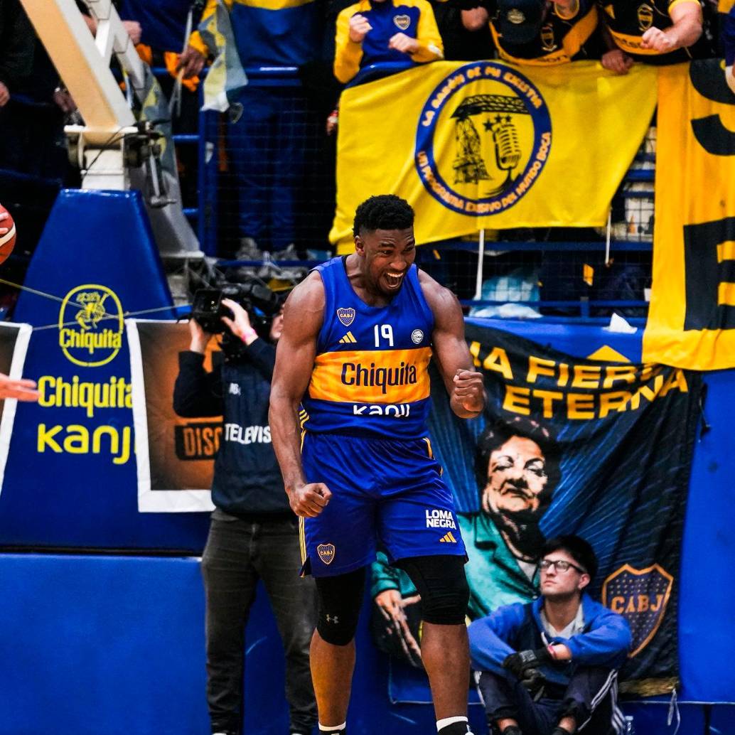 Andrés Ibargüen celebra uno de sus puntos en la obtención del título con Boca Juniors en la Liga de Argentina. <span class="mln_uppercase_mln">FOTO</span><b><span class="mln_uppercase_mln"> cortesía dpb</span></b>