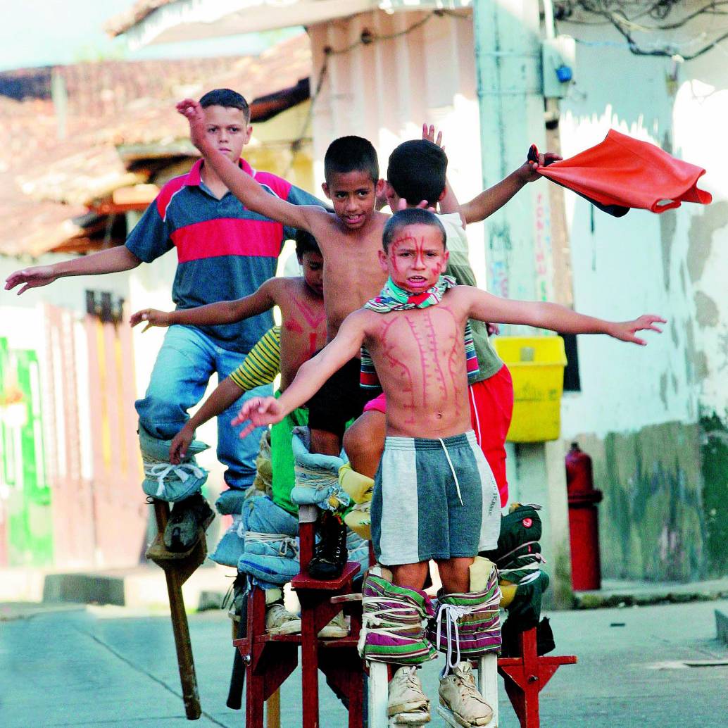 Con mucha madera es el título de esta fotografía, que en 2006 ganó el primer lugar en la categoría Creadores del Concurso de Fotografía Los Niños de mi tierra, del periódico el Mundo. FOTO: Juan Antonio Sánchez. 