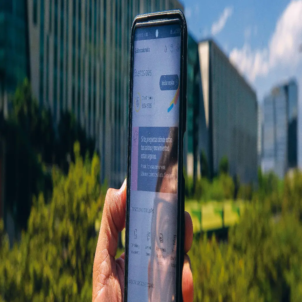 Bancolombia reportó intermitencias en su app y anunció un mantenimiento programado que afectará el pago de facturas en canales digitales. FOTO Camilo Suárez