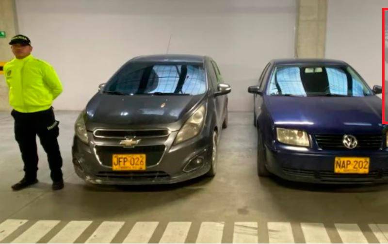 Los dos carros implicados en la reunión previa y el atentado a Miguel Uribe; en el recuadro, una cámara de la gasolinera captó a alias “el Costeño” FOTOS: CORTESÍA.