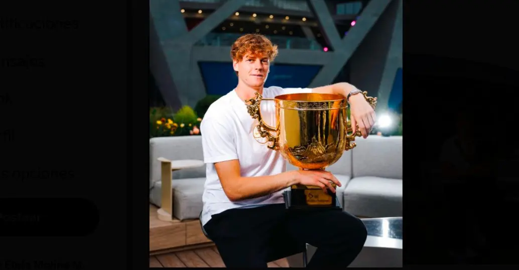 El italiano Jannik Sinner logró su tercer título de la temporada, esta vez en China y se suma a los que logró en el Abierto de Australia y Wimbledon. FOTO TOMADA X @ChinaOpen