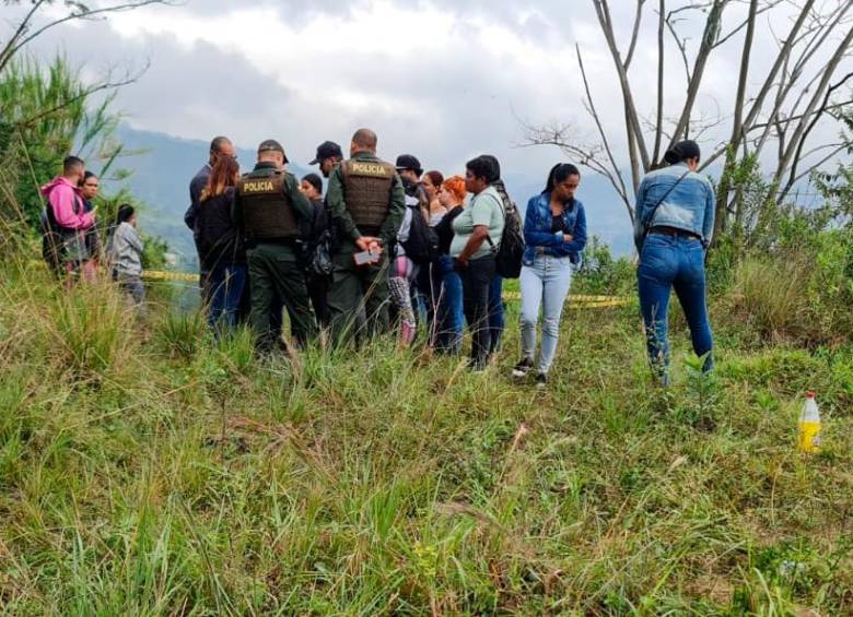 En este paraje rural del sector La Arenera, entre Altavista y la comuna 13 de Medellín, fue hallada la víctima. FOTO: SANTIAGO OLIVARES TOBÓN.