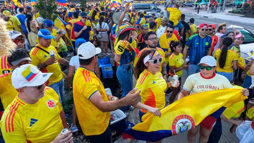 Los aficionados colombianos siguen acompañando a la Selección en todas las sedes del Mundial de Norteamérica. FOTOS JUAN ANTONIO SÁNCHEZ 