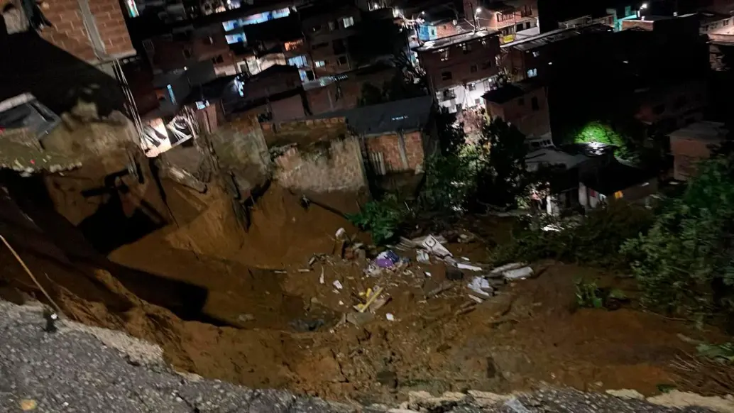 El deslizamiento de tierra se presentó en la madrugada de este jueves. FOTO Cortesía