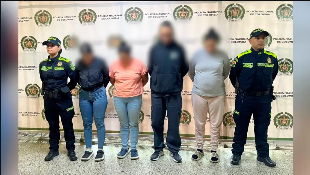Estos son los cuatro capturados en Medellín y Sopetrán, entre ellos hay un profesor universitario, según las autoridades. FOTO Cortesía Policía