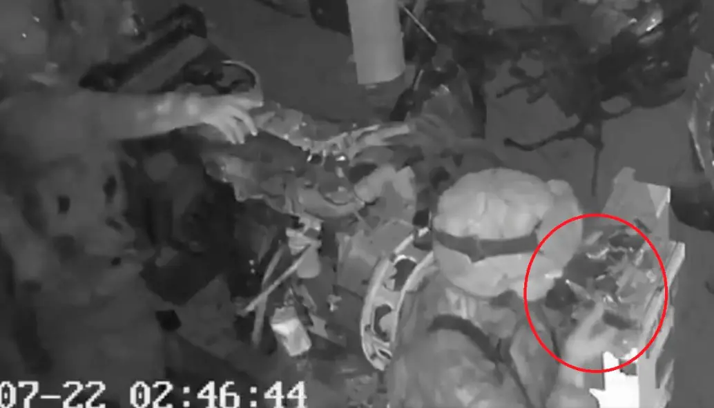 Esta es la grabación en la que se ve a uno de los militares consumiendo droga. FOTO: Captura de video