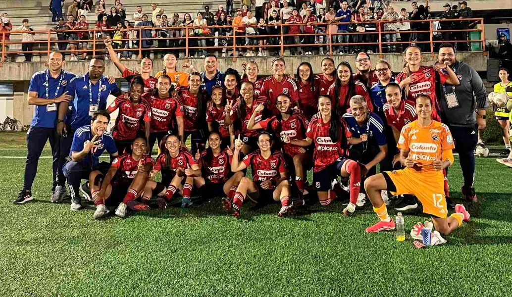 Este es el grupo del DIM que orienta Carlos Osorio quien ya estuvo en una semifinal dirigiendo al Deportivo Pereira. FOTO TOMADA X@DIMOficialFem