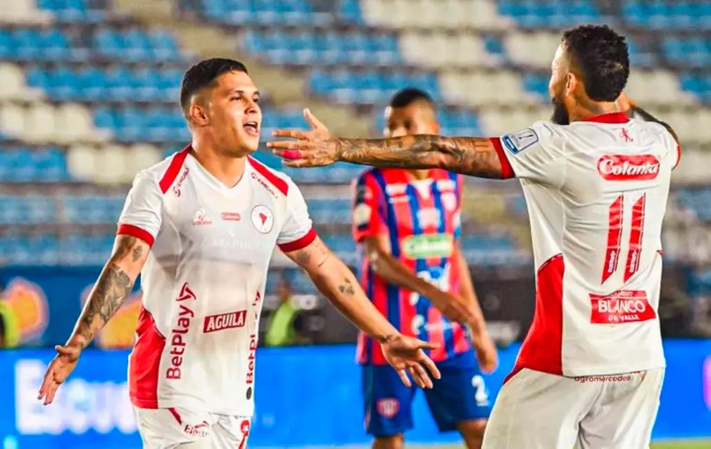 América de Cali y Deportes Tolima lideran la tabla de posiciones de la Liga Betplay y tendrían la ventaja deportiva para los cuadrangulares por el punto invisible. FOTO TOMADA X@AmericadeCali