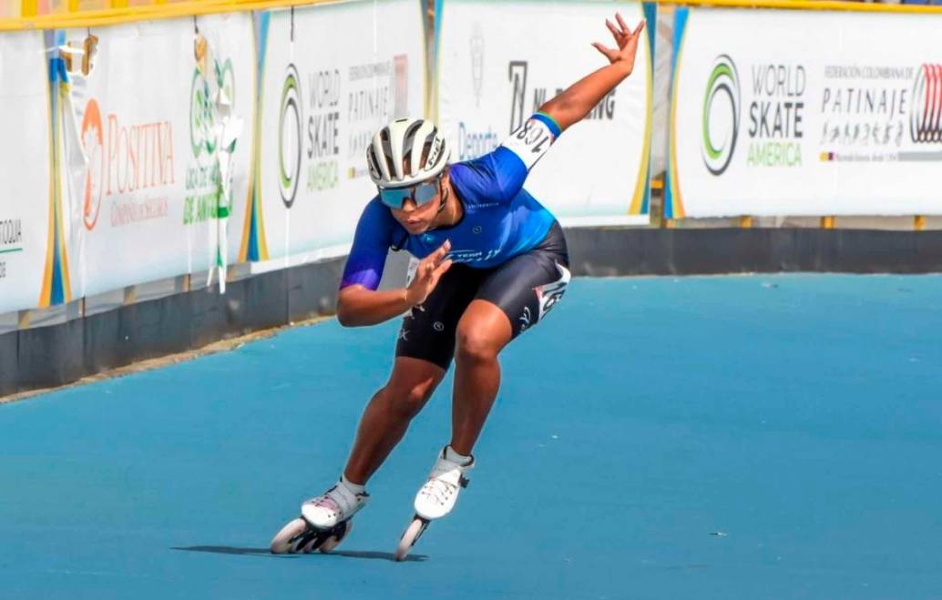 Yoselyn Rojo en acción durante el Gran Prix de patinaje de velocidad disputado en Guarne. FOTO CORTESÍA 