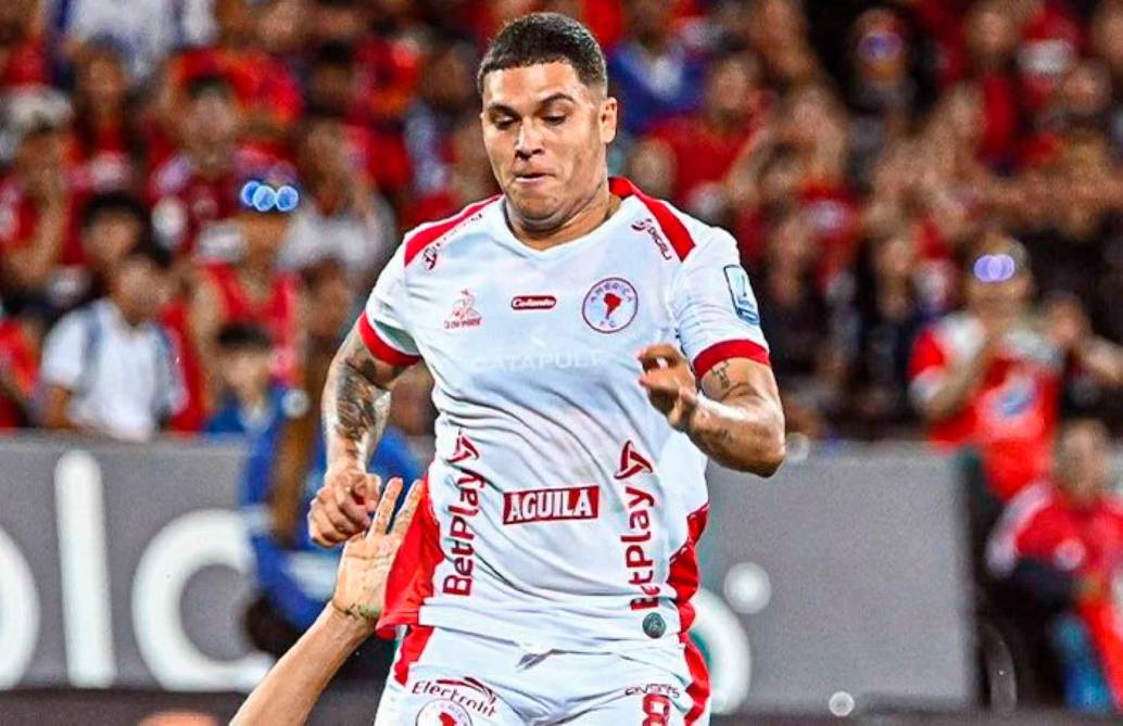 Juan Fernando Quintero se lesionó de su rodilla izquierda y estará por fuera de las canchas varios días. FOTO: Tomada de X @AmericadeCali