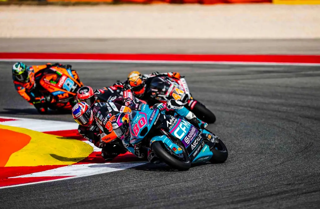 El colombiano David Alonso (80), disputará su última carrera de temporada en Moto2, en Valencia, España. FOTO: Tomada de X @AsparTeam