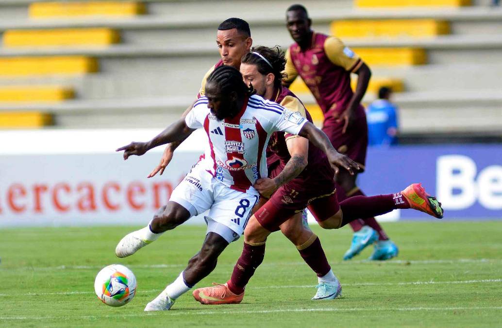 Junior dio un gran paso en busca de su undécima estrella, tras vencer en casa a Deportes Tolima 3-0. FOTO: Colprensa