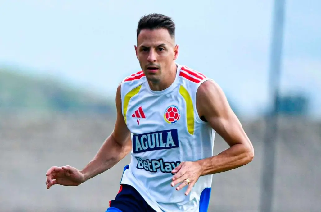 El lateral antioqueño Santiago Arias, será titular con Colombia para el duelo ante Portugal, en el cierre del Grupo K en el Mundial de Norteamérica. FOTO: CORTESÍA FCF.