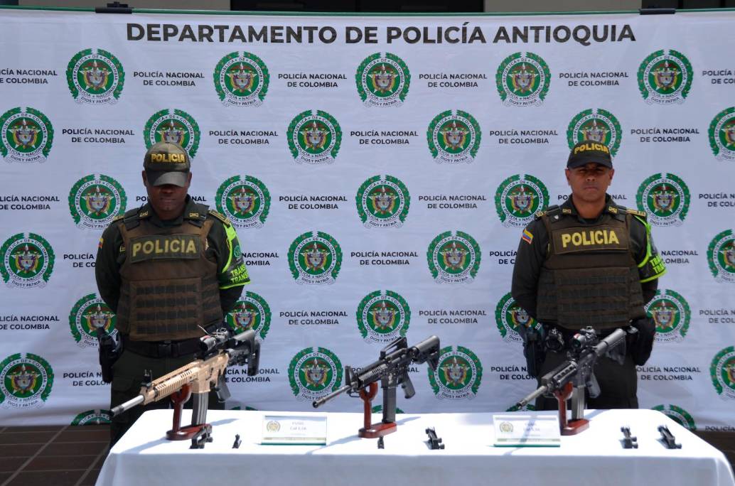 Las armas fueron puestas a disposición de las autoridades competentes. FOTOS: Cortesía Policía Antioquia