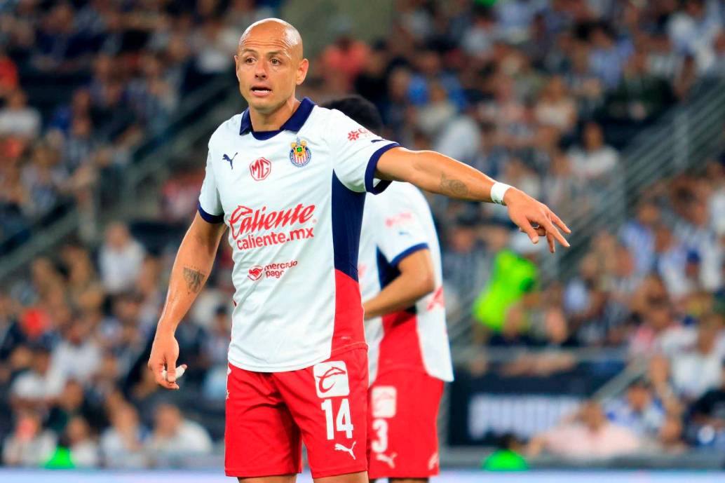 Javier Chicharito Hernández es el centro de una polémica por sus videos cargados de machismo y mensajes que han sido tomados como ofensas hacía las mujeres. FOTO GETTY 